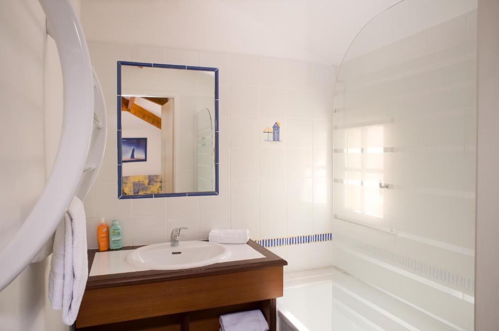 Madame Vacances Les Mas De Saint Hilaire Kamer foto